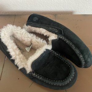 Womens UGG fluffy loafers "Moccasin Style"